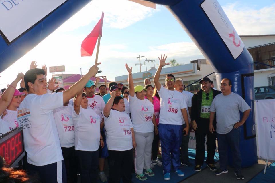 Realiza SNTE 5k contra el cáncer de mama