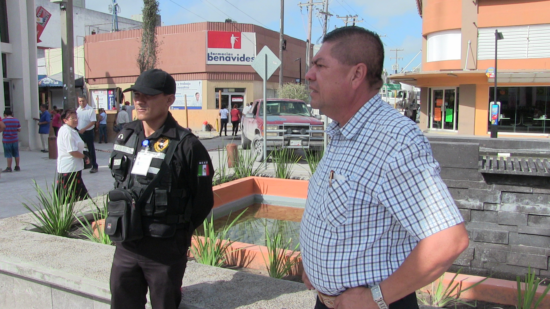 Ex policías cuidan a ciudadanía