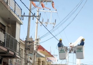 trabajadores-de-cfe-610x430