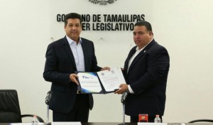 TAM-155-2017.-Entrega-Gobernador-iniciativa-de-Ley-Estatal-de-Cambio-Climático.-2-850x500