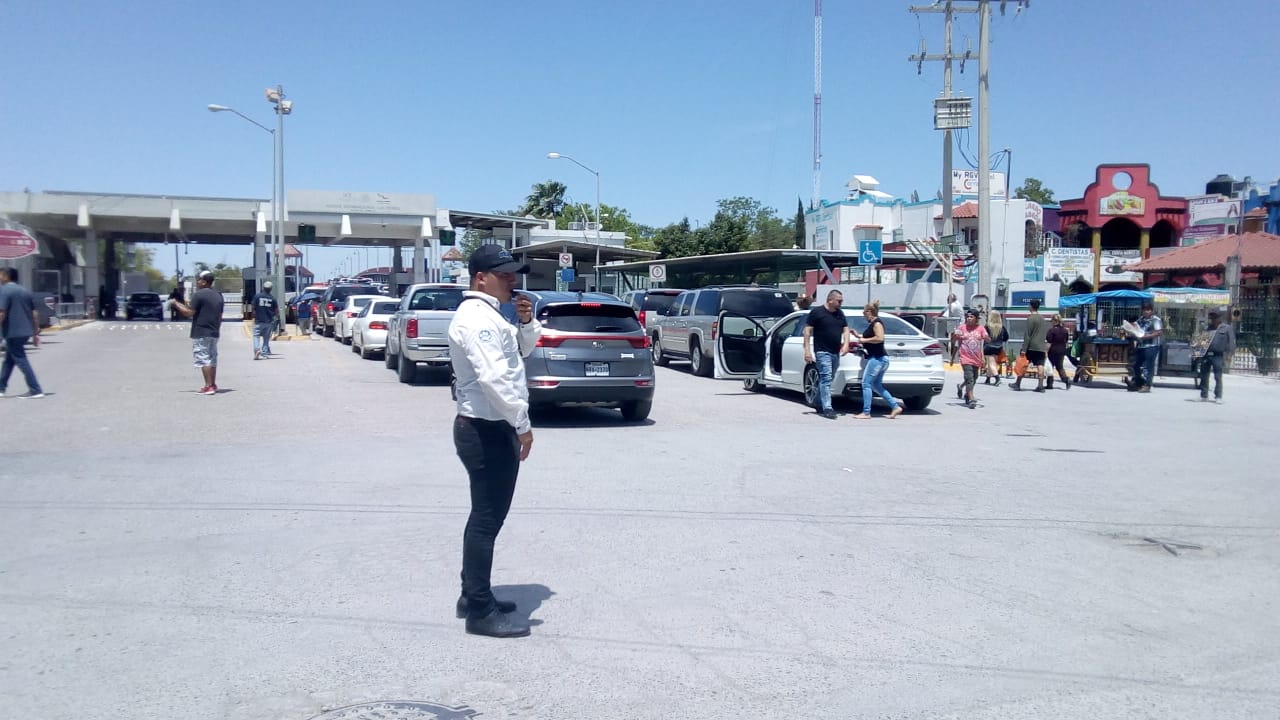 Atienden problema de largas filas en puente internacional