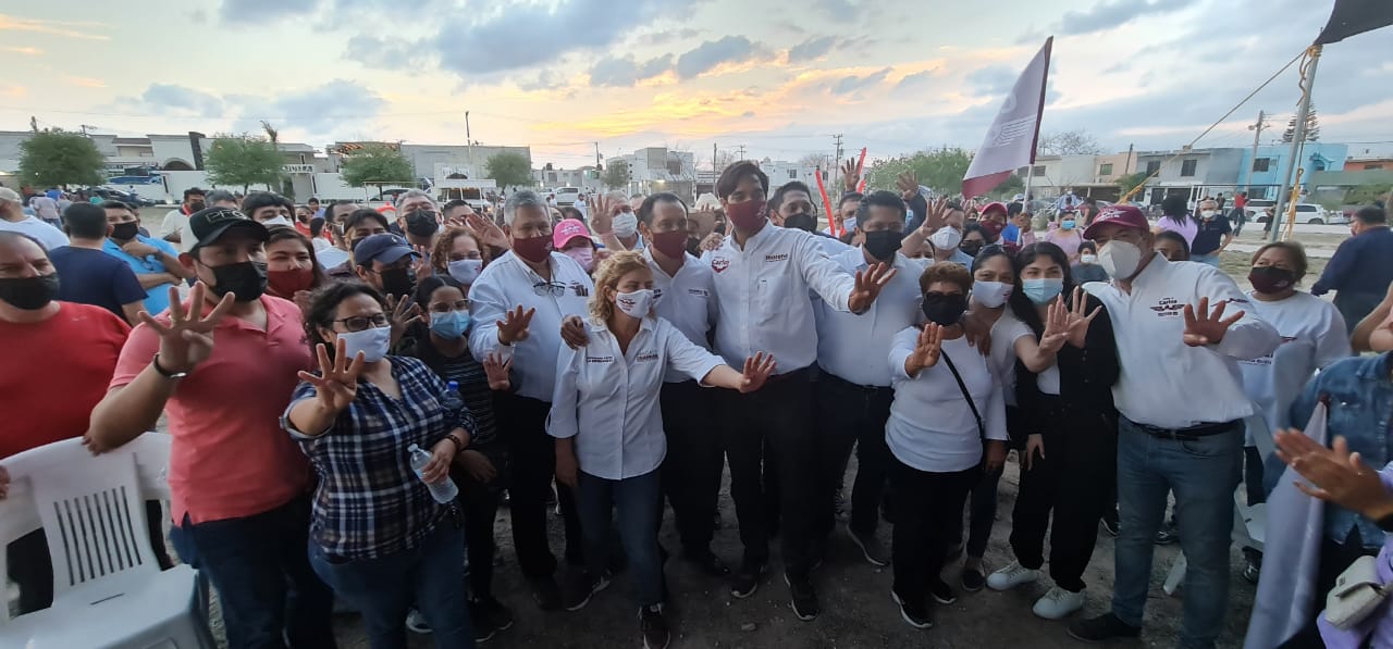 MAESTROS EXTERIORIZAN INDECLINABLE APOYO A CARLOS PEÑA