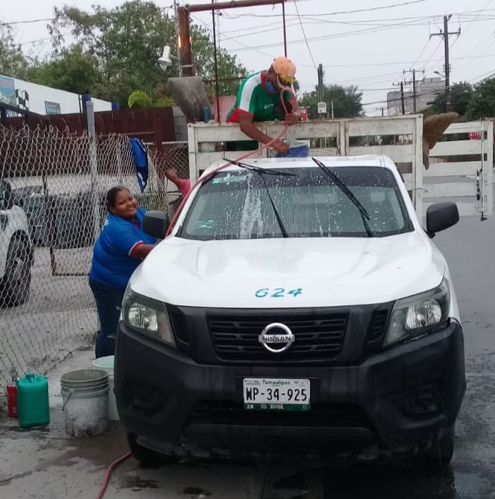 Desinfecta Municipio camiones recolectores evitando riesgos sanitarios