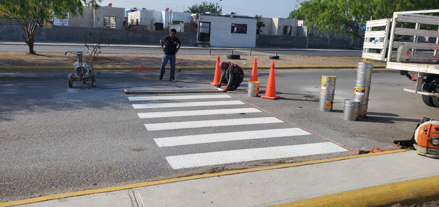 Pinta Gobierno Municipal de Reynosa cruce peatonal escolar