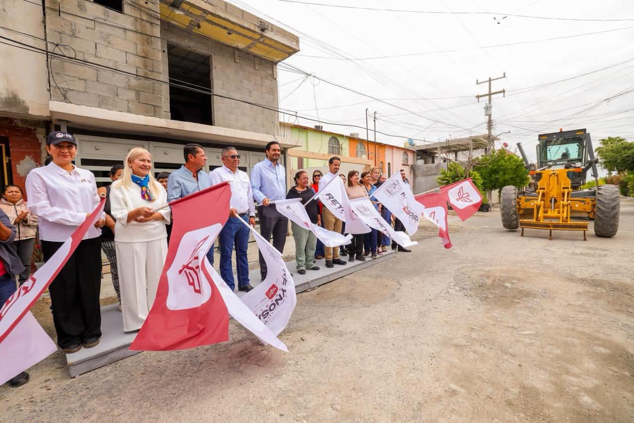 Dio Carlos Peña Ortiz inicio a obra de pavimentación en Lomas del Villar