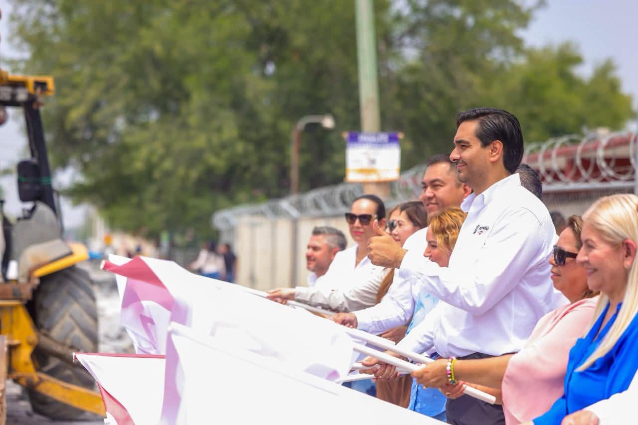Dio Carlos Peña Ortiz banderazo a pavimentación de la calle 2 de Febrero en La Presa