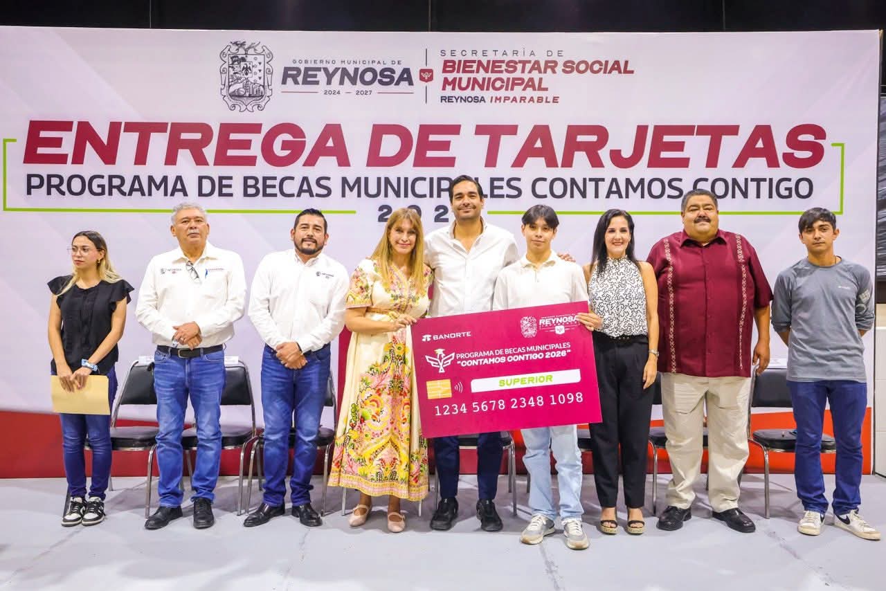 Apuesta Alcalde Carlos Peña Ortiz por educación de jóvenes universitarios con Becas Municipales