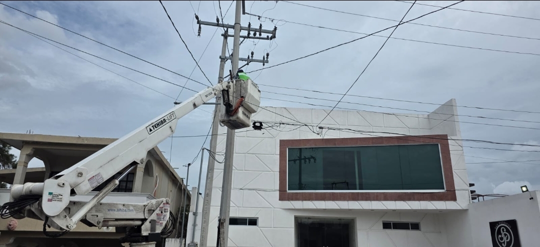 Refuerza Gobierno de Carlos Peña Ortiz alumbrado público en Jarachina Norte