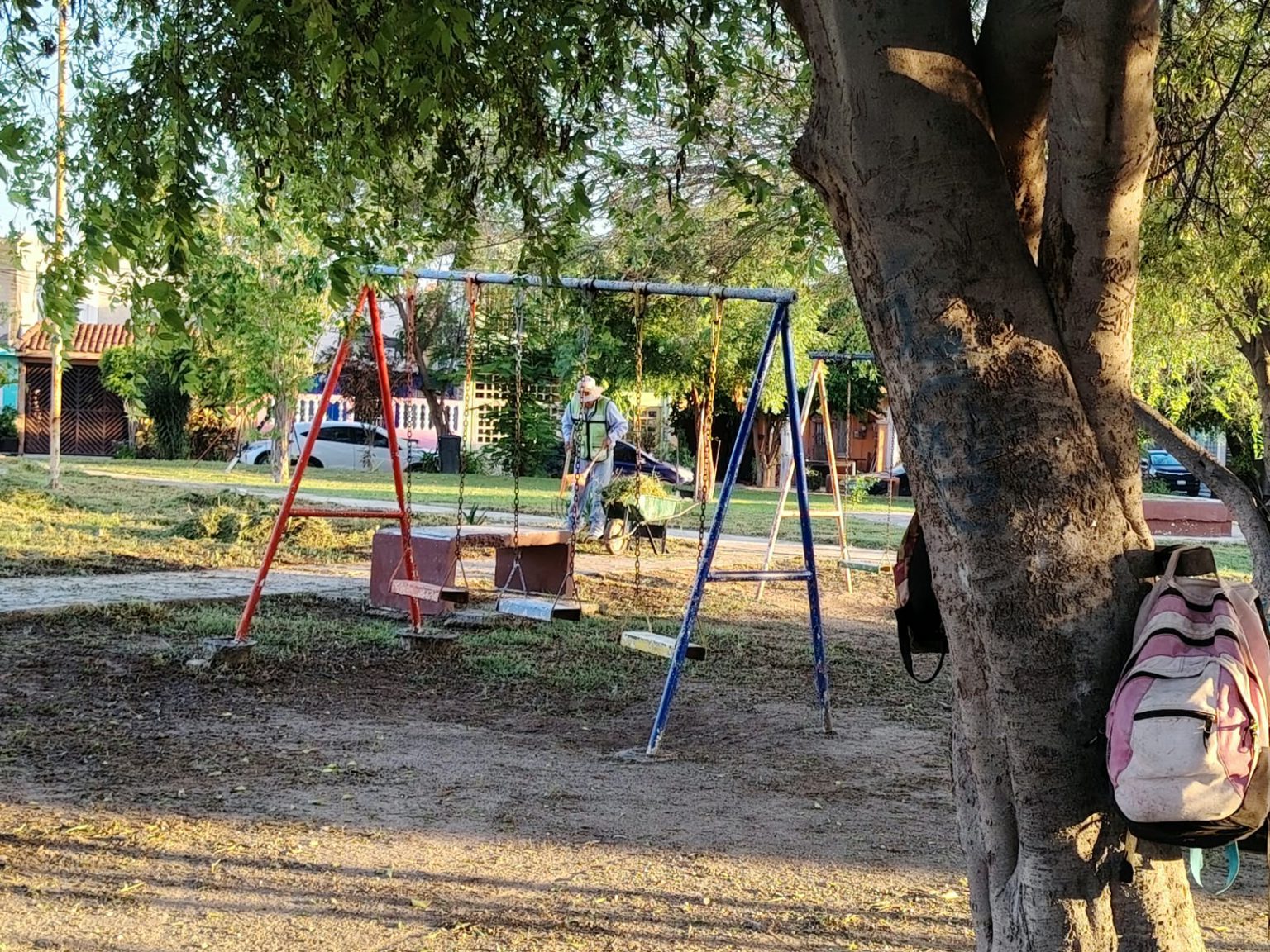 Realizó Servicios Públicos limpieza integral en plaza de Fuentes Coloniales